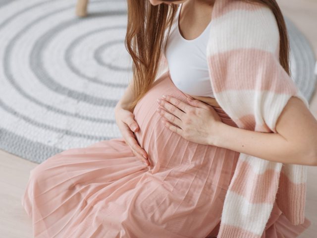 programme de yoga préntale et postnatal en ligne yoga femme enceinte